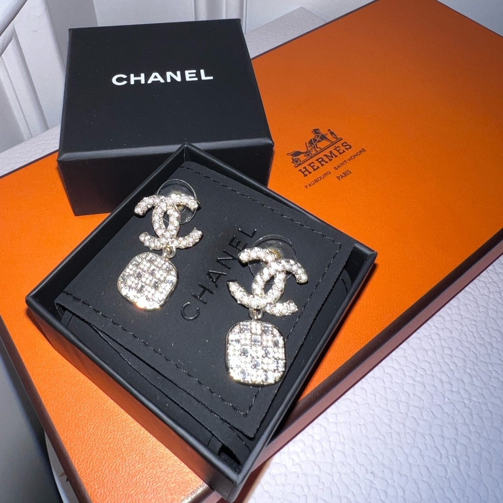 Brandnew Chanel earrings